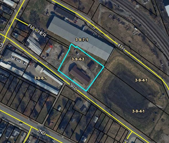 Industrial Warehouse / #2340: 841 3rd St, Henderson, KY 42420
